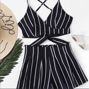 🌞Stripe bow tie crop top and shorts